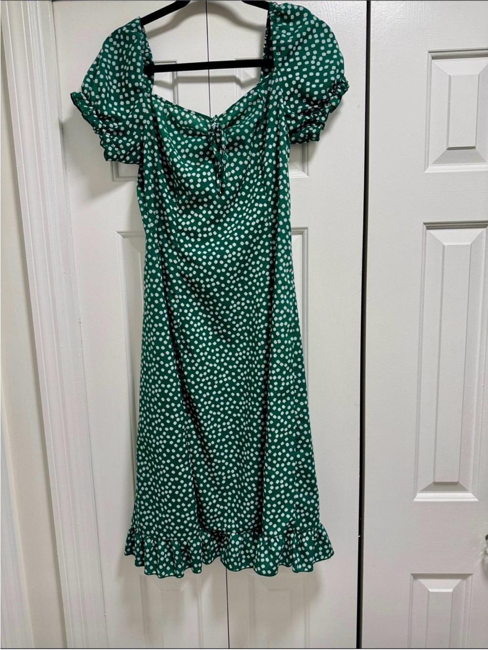 Green Polka Dot Puff-Sleeve milkmaid Dress